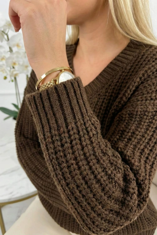 661-2-cieply-sweter-oversize-o-miesistym-splocie-i-dekolcie-v-czekoladowy_20469.jpg
